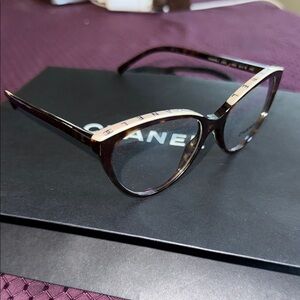CHANEL Tortoiseshell Cat Eye Glasses - optical